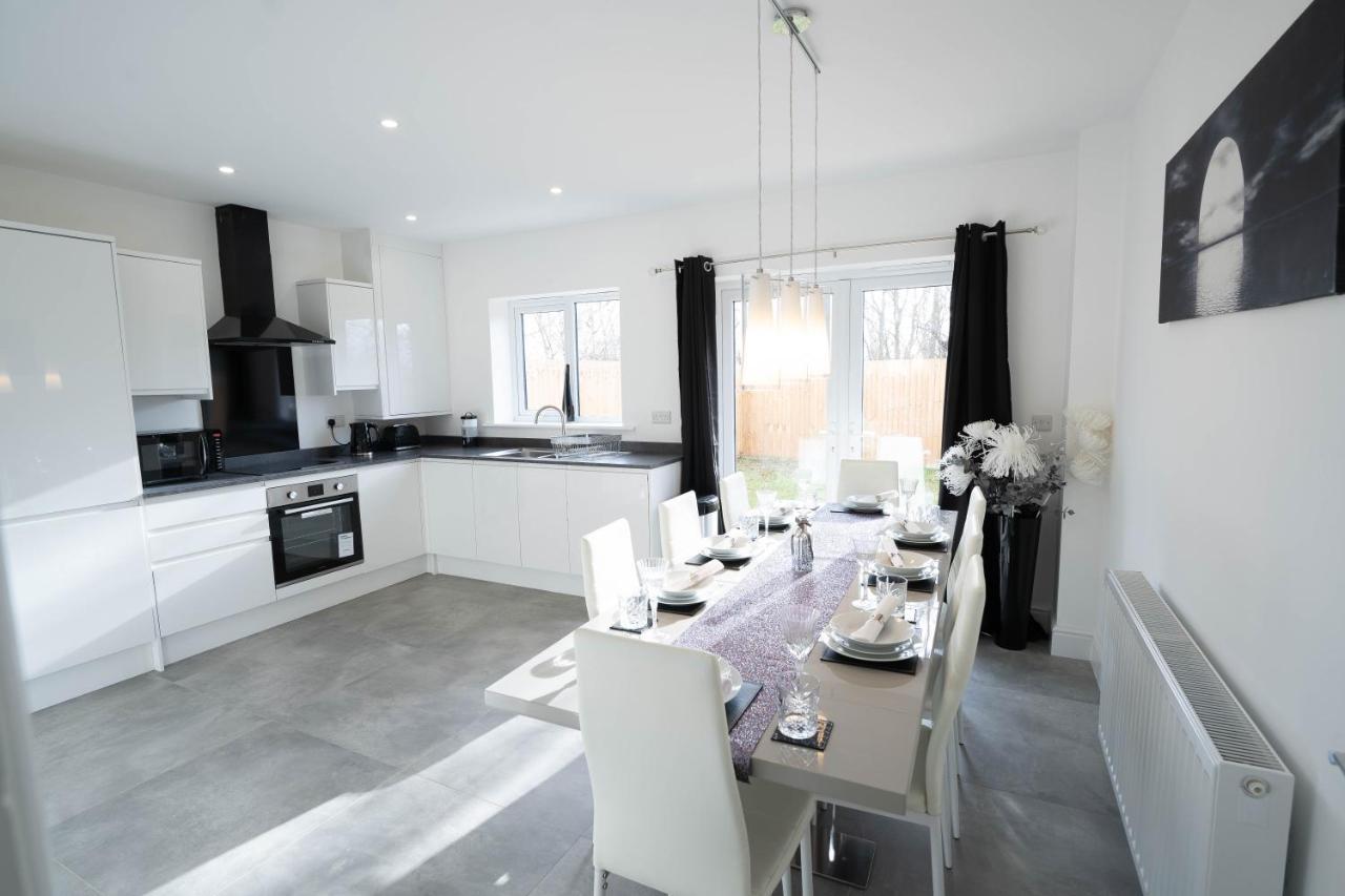 Entire Modern Home With Private Parking For 6/8 Persons Worksop Exterior photo