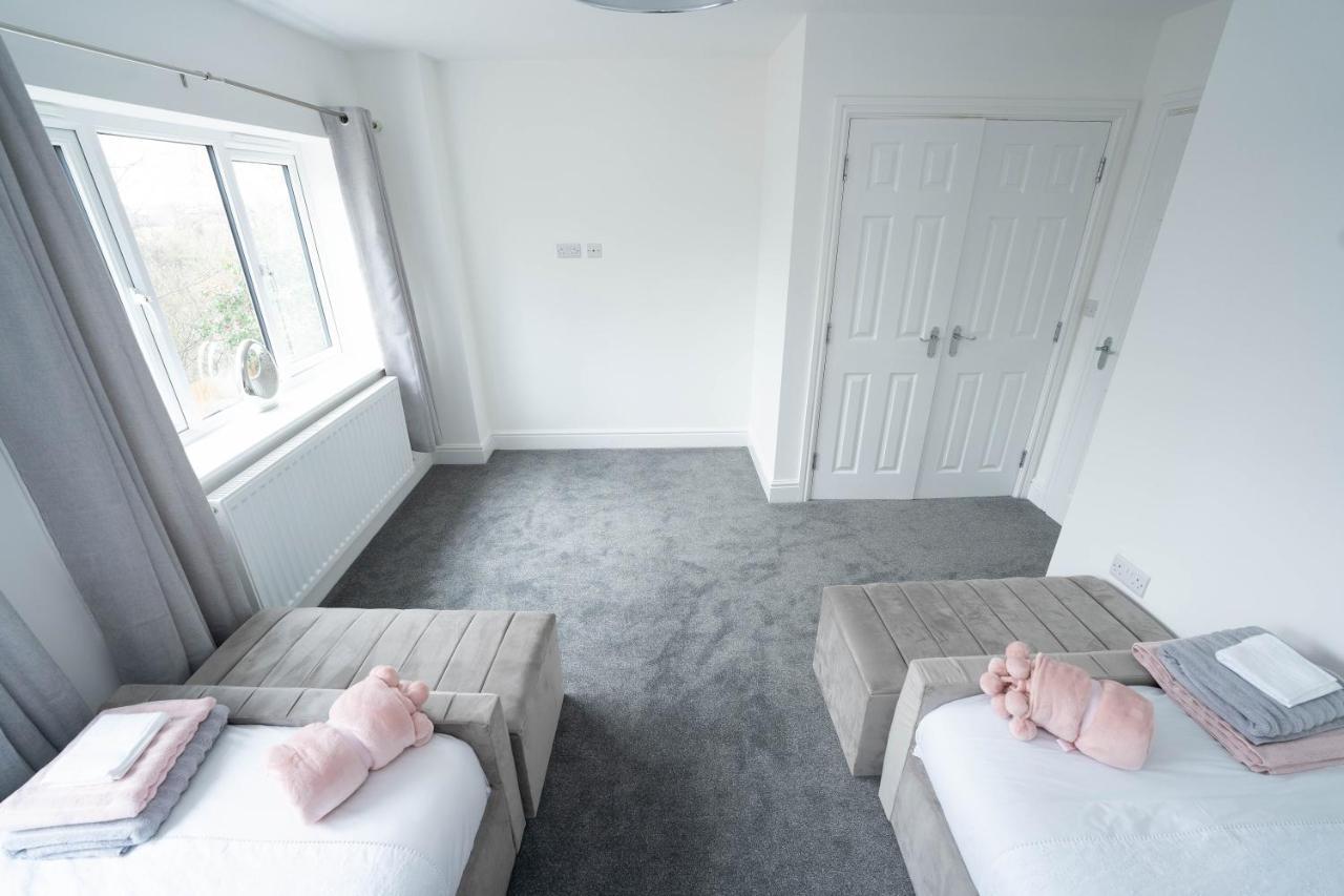 Entire Modern Home With Private Parking For 6/8 Persons Worksop Exterior photo